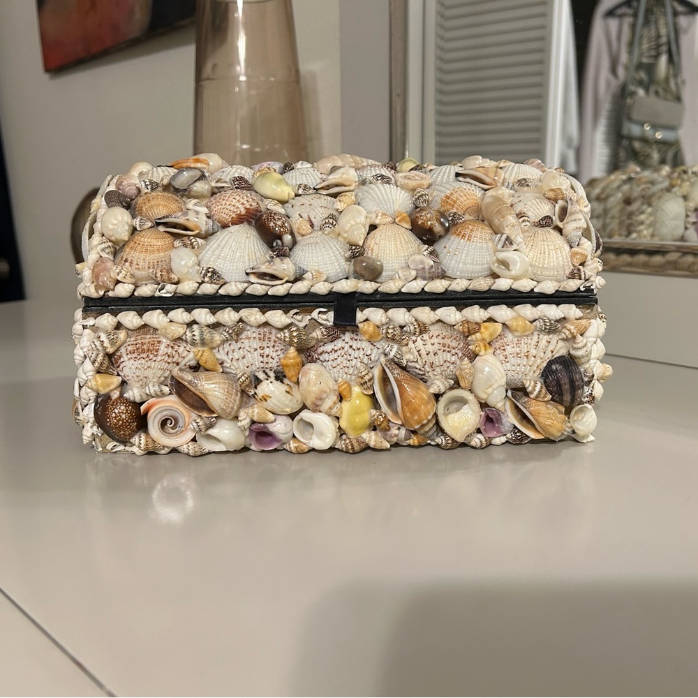 Shell Trinket Box 2) - Picture 10 of 11